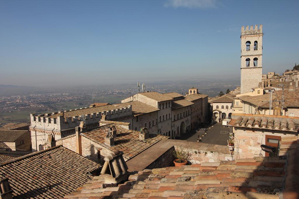 Hotel Trattoria Pallotta Assisi Exterior photo